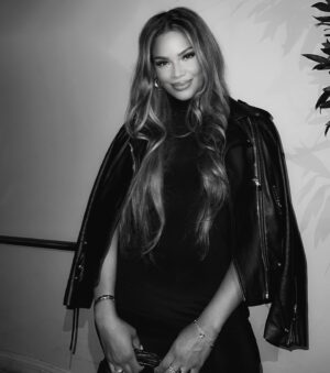 Kamie Crawford Instagram - Can confirm, 31 is also very much thriving✨🎂🦂 Feeling blessed and highly favored in every way possible. I’m so grateful for everyone in my life that makes me feel supported and loved on a daily basis. I wouldn’t be me without them or without all of you - so thank you 🥹 Happy Birthday to my fellow Scorpios!!! 🦂🖤