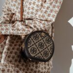 Kang Mi-na Instagram - #광고 #토리버치 #ToryburchKorea #Tmonogram 🤎🤍