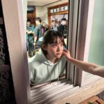 Kang Mi-na Instagram - 웰컴투 삼달리🩵 매주 토,일 10시 30분 JTBC에서 만나요🍊