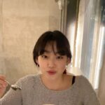 Kang Mi-na Instagram - 🖤🤍