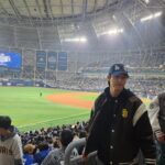 Kang Min-hyuk Instagram - 대한민국에서 메이저리그 경기라니! 야구를 좋아하는. 스포츠를 좋아하는. 한 명의 팬으로서 멋진 경기 펼쳐준 모든 선수들과 이런 자리를 만들어주신 모든 분들께 감사한 순간이었습니다. 대한민국에서 하성 킴을 외칠 수 있어서 행복했습니다~ 😆 @hhh_07 @coupangplay @mlbkorea #쿠팡플레이 #고척스카이돔 #mlbkorea