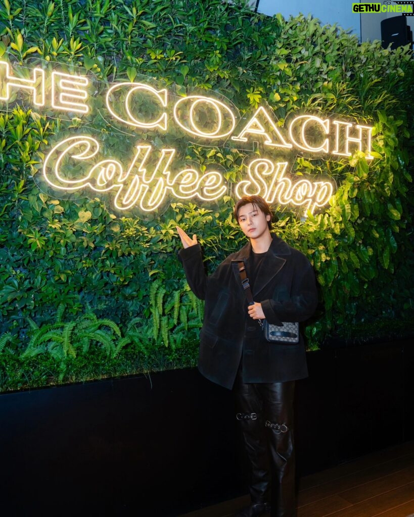 Kang Min-hyuk Instagram - Hi, I have finally visit the Grand Indonesia in Jakarta for the Grand opening of the world's first Coach Restaurant! It took a bit time to come back to Indonesia, but I felt the warmth of the fans thanks to the big welcome and greetings from all the fans. Thank you my BOICE!! It was such a joyful moment! I hope you all have the chance to come and enjoy the dining in this space that is filled with Coach's heritage. Thank you so much for inviting me to the Grand opening of the world's first Coach Restaurant in Grand Indonesia. Congratulations and Thank you! #Coach #CoachNY #TheCoachRestaurant #grandindonesia 세계 최초의 Coach 레스토랑 오픈식을 위해 자카르타, 그랜드 인도네시아에 다녀왔습니다. 오랜만에 인도네시아의 방문인데 많은 환호성과 인사하러 와주신 모든 팬분들 덕분에 행복한 시간이었어요! Coach의 감성이 가득 담긴 멋진 공간에서 식사하는 최고의 기분을 만끽하러 여러분들도 꼭!! 오셨으면 좋겠습니다! 세계 최초 Coach 레스토랑 오픈식에 초대해 주셔서 정말 감사드리고 진심으로 축하드립니다.