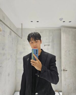 Kang Min-hyuk Thumbnail - 186.3K Likes - Most Liked Instagram Photos