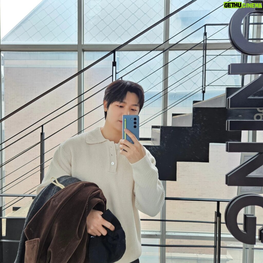 Kang Min-hyuk Instagram - 2월아 안녕!