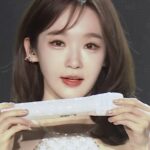 Kang Min-kyung Instagram - 이천이십삼년 십이월 십오십육십칠.. 3일 동안의 관객 여러분 안녕하세요? 안녕히 들어가셨어요? 저는.. 그 무섭다는 공연 상사병에 걸려 무대에서 내려온 어제 밤부터 지금까지 시름시름 앓고 있습니다… 벌써 그립네요.. 정말 너무 보고 싶어요…. 매일매일 콘서트 하면 안 되나요? 이 여운을 어떻게 놓아야 할지.. 너무 오랜만의 공연이었던 만큼 저릿하고 애틋합니다.. 고생한 우리 콘서트팀, 매니지먼트 팀, 캡틴플래닛과 밴드팀, 웨이크원 팀원들, 팀 다비치 헤메스… 그리고 사랑하는 관객 여러분… 너무나 감사합니다!!!!!!!!!!!!!