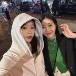 Kang Min-kyung Instagram - 지금으로부터 3년 전, 밖순이인 저에게 지난 코로나 시절은 정말이지 지옥이었는데요… 우연히 곽튜브 채널을 보게 되었고 답답한 마음을 치유받고는 했어요.. 그렇게 준빈이와의 인연이 시작되었고, 얼마 전 함께 홍콩 여행 다녀왔어요 👯‍♀️👦🎈오늘 여섯시 곽튜브 채널에서 저희의 홍콩 여행기 보실 수 있어효!!!! 빈아 고마워 🫧