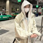 Kang Min-kyung Instagram - 지금으로부터 3년 전, 밖순이인 저에게 지난 코로나 시절은 정말이지 지옥이었는데요… 우연히 곽튜브 채널을 보게 되었고 답답한 마음을 치유받고는 했어요.. 그렇게 준빈이와의 인연이 시작되었고, 얼마 전 함께 홍콩 여행 다녀왔어요 👯‍♀️👦🎈오늘 여섯시 곽튜브 채널에서 저희의 홍콩 여행기 보실 수 있어효!!!! 빈아 고마워 🫧