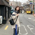 Kang Min-kyung Instagram - #광고 @marithe_kr 🚉 🤍 답사하는 날 바스락 바스락 바람막이 최고 #마리떼프랑소와저버 #marithe