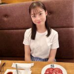 Kanna Hashimoto Instagram - こんにちは！環奈MGです。 この度、牛角の新CMキャラクターを担わせていただく事になりました。 もうご覧になりましたか？ #橋本環奈 #橋本環奈2023 #橋本環奈マネージャー #牛角 #スタミナ祭
