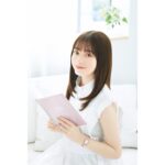Kanna Hashimoto Instagram - こんにちは！環奈MGです。 Angel Heartから2022年春夏の新作第一弾が発売になりました。 新生活におすすめなオンオフ問わず着用できる腕時計です！ また以前受注販売していた目覚まし時計ですが、再度販売が決定しました！ 非売品のカタログがもらえるノベルティキャンペーンも開催しているみたいなので、詳しくは公式ホームぺージをチェックしてみてください。 #橋本環奈 #橋本環奈2022 #橋本環奈マネージャー #angelheart #エンジェルハート #腕時計