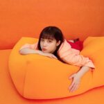 Kanna Hashimoto Instagram - こんにちは！環奈MGです。 もう5月ですね。 トプ画を何にしようか迷ってます。 何かリクエストあればどしどしコメント下さい✍️ さて、明日2日からBookLiveのTVCMのOAがスタートします。 今日はオフショットをシェアします！ #橋本環奈 #橋本環奈2020 #橋本環奈マネージャー #ブックライブ #booklive