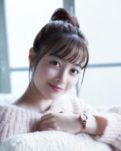 Kanna Hashimoto Instagram - こんにちは！環奈MGです。 「Angel Heart」の新作が発売になりました！ 公式サイトではメイキング動画も公開されています。チェックしてね。 #橋本環奈 #橋本環奈2021 #橋本環奈マネージャー #AngelHeart #エンジェルハート #時計 #腕時計