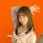 Kanna Hashimoto Instagram - こんにちは！環奈MGです。 今日はブックライブからオフショットです！ #橋本環奈 #橋本環奈2021 #橋本環奈マネージャー #ブックライブ