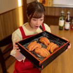 Kanna Hashimoto Instagram - こんにちは！環奈MGです。 本日発売のテレビジョンからオフショットです！ 明太子作りをしました。 #橋本環奈 #橋本環奈2022 #橋本環奈マネージャー #テレビジョン連載オフショット