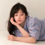 Kanna Hashimoto Instagram - こんにちは！環奈MGです。 「レジェンドMGおめでとうございます」ってメッセージを何通か頂きまして、最初は意味が分かりませんでしたが、環奈のTwitterで盛り上がっていたのですね笑。 チーフはいるし、そうなると私の立ち位置はレジェンドなんだーってSNSで自分の肩書きを知る時代。 さて、今日は、「ar」からオフショットです！ #橋本環奈 #橋本環奈2019 #橋本環奈マネージャー #ar #オフショット #レジェンド #実際立ち位置曖昧