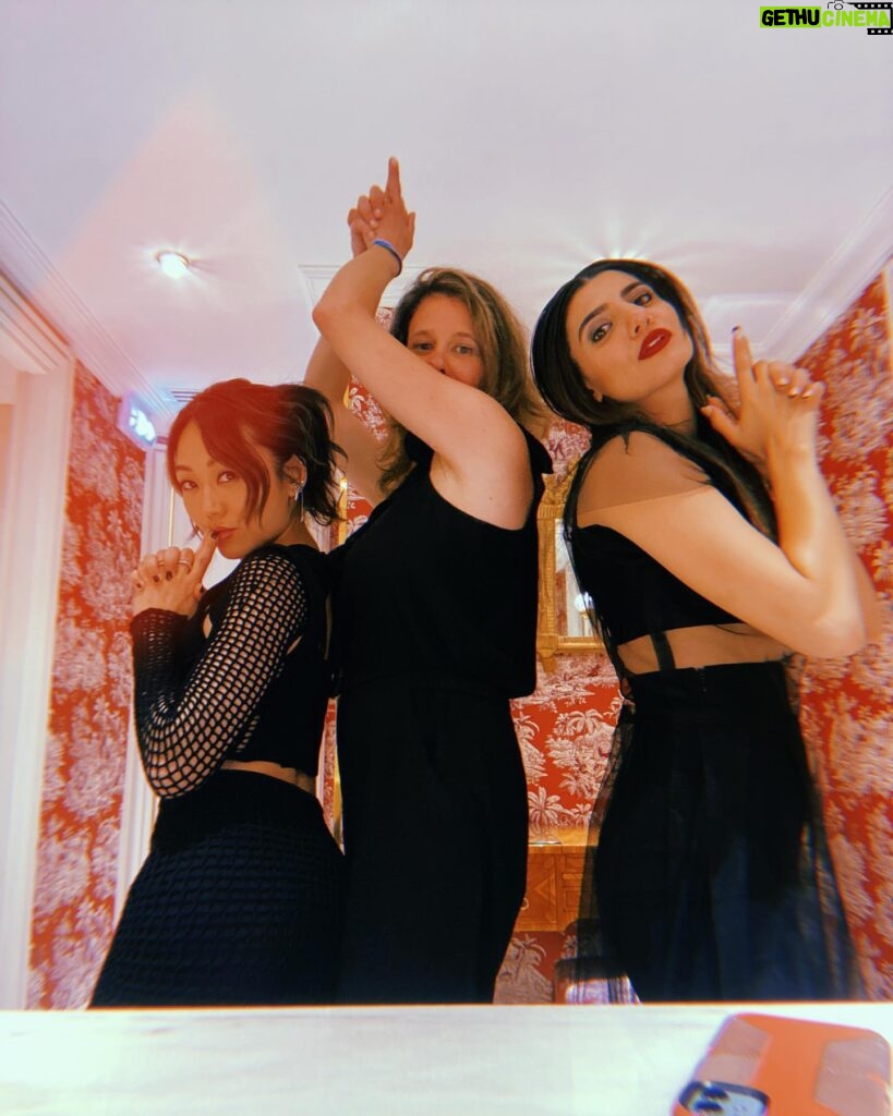 Karen Fukuhara Instagram - Bathroom selfies continue - guess who decided to join us
