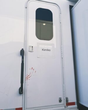Karen Fukuhara Instagram - Season 3 Episode 4 after @jensenackles blasted the shit outta me 😂 

Props to our prosthetics team! Always incredible work from face peels to pumping blood. More to come in season 4!