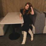 Karen Gillan Instagram - Backstage at a fan screening for Sleeping Dogs - out March 22nd folks! Styled by @rebeccacorbinmurray Hair @hairbycandicebirns Make up @valeriaferreiramakeup