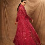 Karisma Kapoor Instagram – Lady in Red 👠