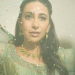 Karisma Kapoor Instagram – Summer days 💚🌼💚

@kalyanjewellers_official