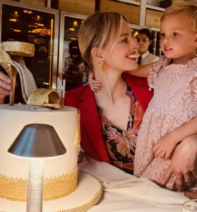Karolína Kurková Instagram - Birthday celebrations with family. ❤️✨🥂