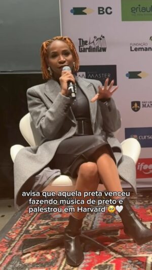 Karol Conká Instagram - ✊🏾✨