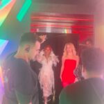 Karol Conká Instagram - Ontem fui curtir a festa do @spotifybrasil, encontrei minhas amigas, paquerei bastante, dancei muito e preguei a palavra de Negona pra todo mundo que vinha falar comigo. Bum!