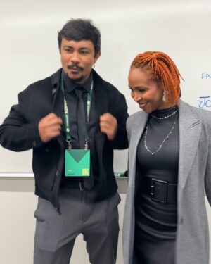 Karol Conká Instagram - Issoan, bem bonita aqui fora com os preciosos @kond e @euxama em Harvard.