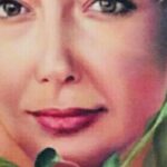 Katayoun Riahi Instagram - . شاید لازم باشد طبیعی تر شویم، مثلا ناخن های بلند مد روز را کوتاه کنیم تا دستهایمان را راحت‌تر بشوییم خیلی هم زیباست. 🐬