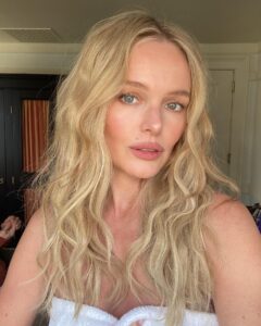 Kate Bosworth Instagram - Thank you to super babes @katiejanehughes @jennifer_yepez for my summer-ready glam ☀️💋