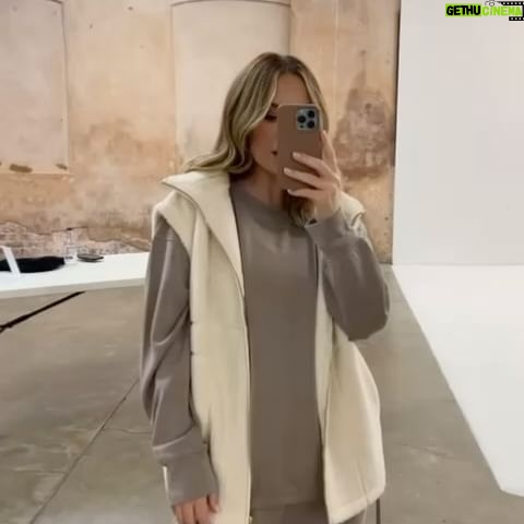 Kate Wright Instagram - I am so excited I can finally announce my new collection with @fandfclothing ✨ Since having Shae I’m pretty much always on the go & in my gym or comfy clothes. This collection is exactly that; active wear and cosy tracksuits in sizes 6-22. I really love it all & I hope you guys do too 🥰 Available in Tesco stores now #fandfactive #brandambassador #ad