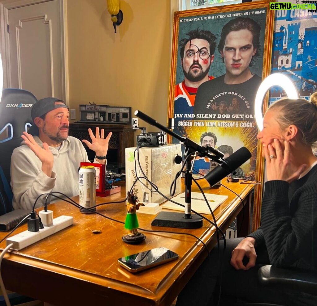 Katee Sackhoff Instagram - Today’s episode of @thesackhoffshow is a real gem…That’s because my guest @thatkevinsmith is truly a wonderfully special human being and I’m lucky to call him a friend. Plus he spends the first 30 minutes pretty much running the show for me 😂 Make sure to give it a listen now. Everywhere you get your podcasts. 😘 #kevinsmith #thesackhoffshow #theflash