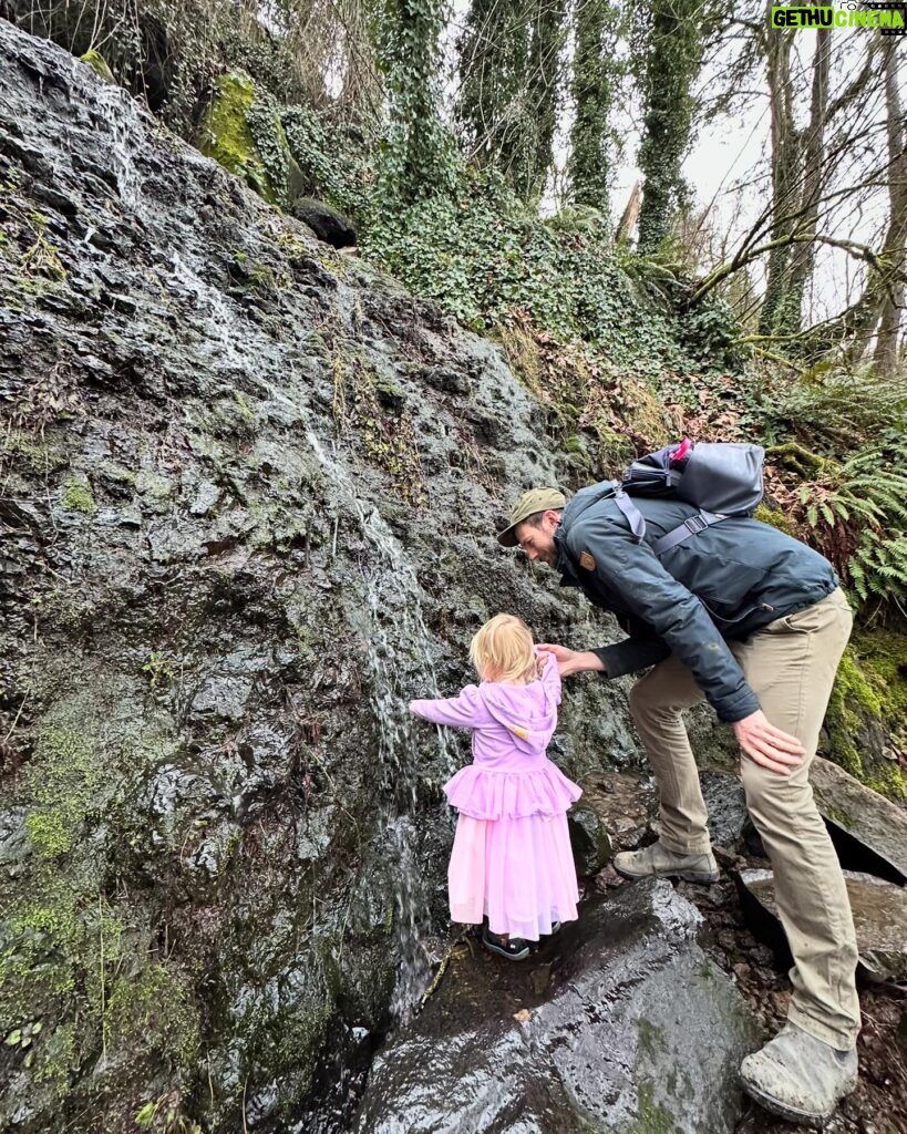 Katee Sackhoff Instagram - Princess dress ✅ Hiking Boots ✅ Daddy Papa ✅ Overcast PNW ✅ Magical fairy waterfall ✅ Perfect Excursion ❤️🧚 #girldad