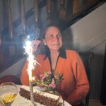 Katee Sackhoff Instagram – My family had the most extraordinary time celebrating my mothers birthday last night at @chefthomaskeller @_tfl_ ❤️❤️ I knew this was on my fathers bucket list but my mom had hurt her foot and is restricted to a boot and must be in a wheelchair so I didn’t know if she would be up to flying all the way there to be celebrated, which she hates 😂🤷🏼‍♀️ but she was such a trooper ❤️ We even sang to her (quietly) 😂
Thank you so much to every single member of the staff for helping to make this a once in a lifetime experience with my family. Every single one of you were just the best! The food did not disappoint! I’ve been dreaming of the oysters and pearls for almost 20 years after I had it the first time 🤤 and the truffle!! Lord in heaven the truffles!! Me on a desert island would only require truffles to sustain life 😂😍🤷🏼‍♀️ Plus she smiles just like my daughter so I had to include that photo 🥰
We got a tour of the kitchen!! Thank you 🙏🏻 That was just so special and caught me off guard. 
 Plus they gave me a pen…you guys, this is the smoothest pen ever! It’s the little things in life 😂🤪😬
We stayed at the @northblockyountville Which I couldn’t recommend more! Can’t wait to go back!
Then before flying out of town we had some of the best pastries I’ve ever had this morning at @bouchon_bakery before leaving to a convention in Richmond this weekend. What an absolute pleasure of a trip. A whirlwind pleasure. 
#goodfoodandwine #familyiseverything #momanddadsnightout