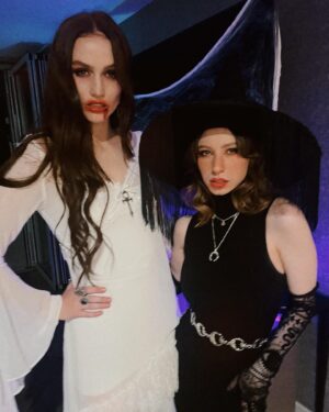 Katelyn Nacon Instagram - I’m a witch bitch✨