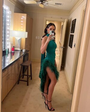 Katharine McPhee Instagram - Vegas, baby! 🎄🥂✨💚