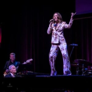 Katharine McPhee Instagram - What. A. Tour! 🎹✨ Thank you so much for the love this past month! We couldn’t have asked for a better audience. 

📷: @carrollproduction @immusicmagazine @imdaphs
