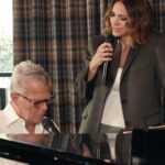 Katharine McPhee Instagram – 🎼 Dreamy melodies for a cozy Christmas. 🌟 Have yourself a merry little Christmas with us! 🎤🎄 #ChristmasSongs