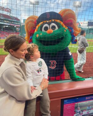 Katharine McPhee Instagram - Took rennie to his first baseball game ⚾️🧢
