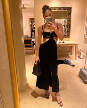 Katharine McPhee Instagram - Her 🖤