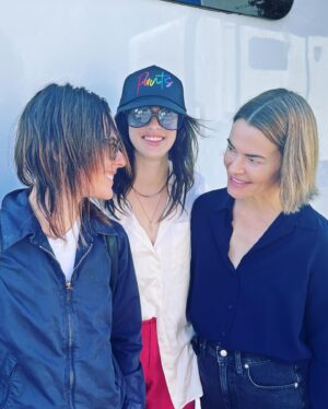 Katherine Moennig Instagram - A glimpse and a wrap on S3. To the entire crew and cast, it's an honor to work beside you all. 
@sho_thelword 🏳️‍🌈❤️