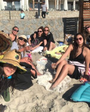 Katherine Salosny Instagram - Somos felices mujeres en Algarrobo disfrutando el mar y la buena vida ..comunidad @hotyogaalgarrobo