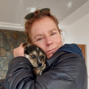 Katherine Salosny Instagram - La nueva guardiana de @peluqueriaorganicaocs by Kathy Salosny nuestra bella @alba_peluda 

Somos amig@s de los animales siempre con Correa y tenemos un espacio para que estén cómodos y felices cuando haga su reserva avisar que viene con su mascota 

Reservas al  56942614154
 56443576743

Te esperamos!

Tu reserva en Algarrobo