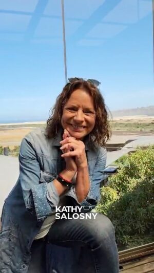 Katherine Salosny Instagram - Siempre he sido muy abierta a los cambios, y al mirar mi vida, puedo decir que me gusta el camino que he recorrido.

Me encantaría saber cómo ha sido el tuyo.

💫💫💫
