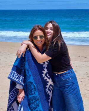 Katherine Salosny Instagram - Hoy 23 de Noviembre nace la más bella del mundo mundial..Julieta Ignacia ..Estrellita..hija mía de mi corazón @javinicole12 sé que serás la madre más consciente sabia y amorosa de esta tierra ingrata e injusta con nuestro género..pero tú y tu bella hija tendrán una misión de pura sabiduría y amor por delante junto a tu amor que te acompaña..les deseo lo mejor!!