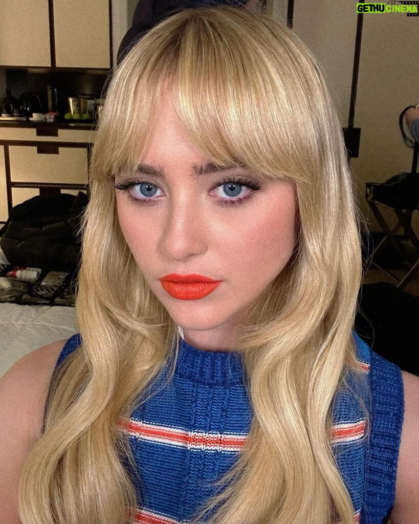 Kathryn Newton Instagram - Red and blue 4 you happy Valentine’s Day! Congratulations to @tods on your beautiful new store. Thank you for having me celebrate with you and so many wonderful people!