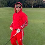 Kathryn Newton Instagram - Me and my dog