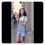Katia Peel Instagram - Yummmm! I'm full, what about you? 😏 The best gelato in Florence ✨ #yum #full #icecream #gelato #italy #florence #food #bestfood #delicious #funday #bestday #awesome #funfunfun