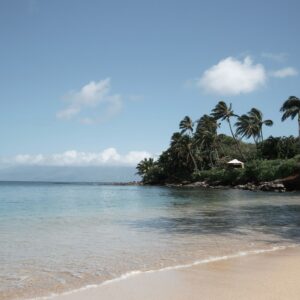 Katie Cassidy Instagram - Dreaming of another Maui getaway. Can someone airdrop me here?