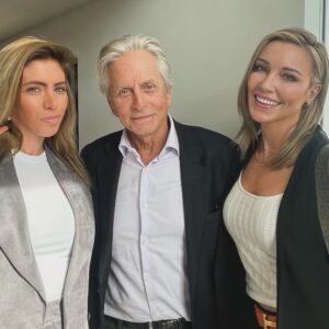 Katie Cassidy Instagram - Talk about a #Legend - looking forward to the #Franklin series… fantastic job with episode 1! @appletv